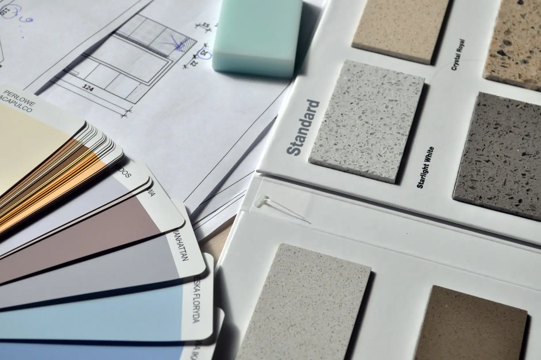 武汉办公家具采购指南:屏风工位与文件柜的搭配要点